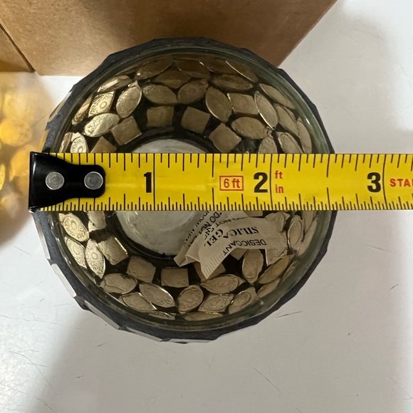 NWT set of 3 gorgeous glass candle holders - Picture 2 of 3